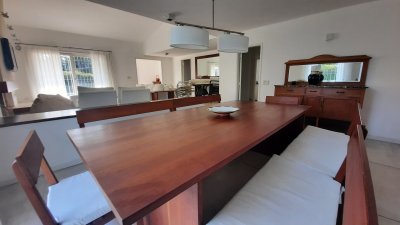 exclusiva casa de 4 dormitorios con piscina en punta del este en venta - ndm2187c