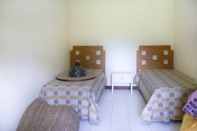 espectacular mansion en zona golf, proxima al hotel lauberge y a las propiedades mas importantes de punta del este. - ndm4813c