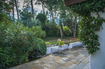 casa en venta de 4 dormitorios en lugano , punta del este  - ndm4873c