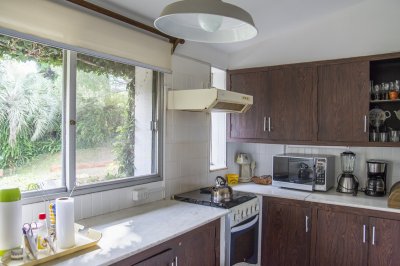 casa en venta de 4 dormitorios en lugano , punta del este  - ndm4873c