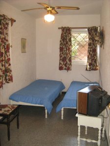 casa de 3 dormitorios y servicio, cerca de la playa - ndm2467c