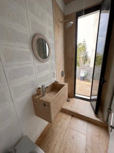 casa cómoda con espacios hermosos de 5 dormitorios en punta piedras  - ndm15525c