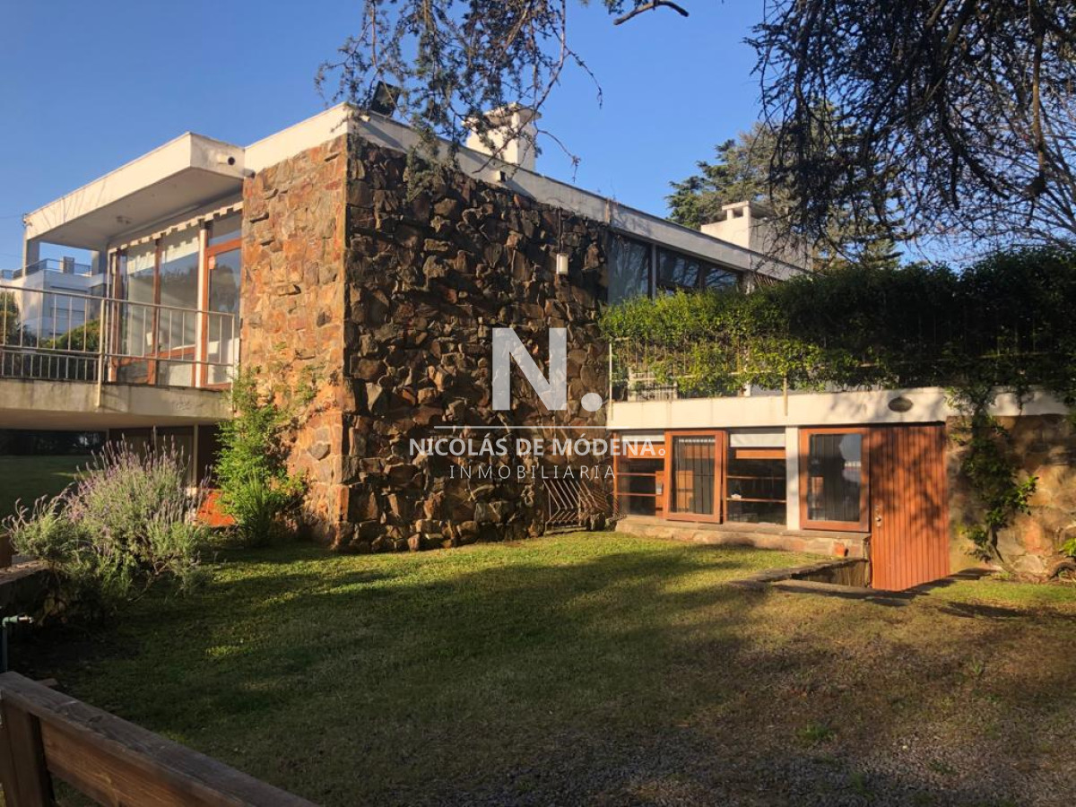 casa en venta, oportunidad para desarrollo inmobiliario en playa mansa, punta del este.  - ndm4076c