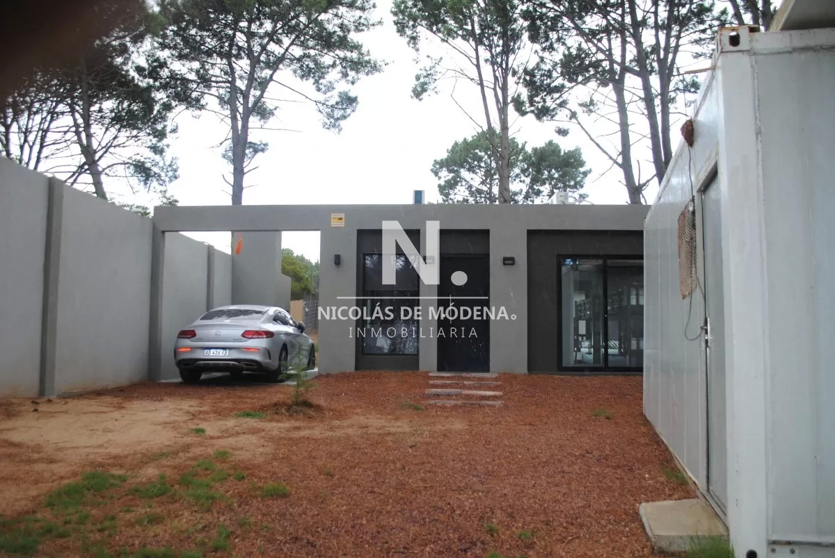 casa de  2 dormitorios en club del lago, punta del este  - ndm16805c