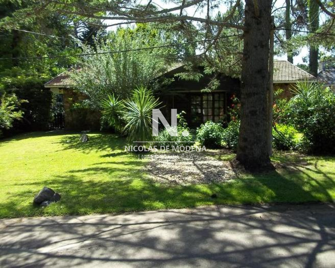 chalet de 4 dormitorios en venta en playa mansa.  - ndm16114c