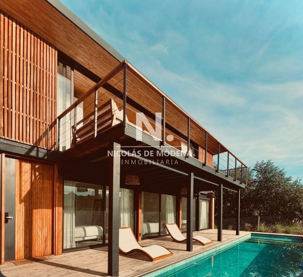 Espectacular casa en venta de 3 dormitorios, con piscina y vista a agradable entorno  - NDM27591C