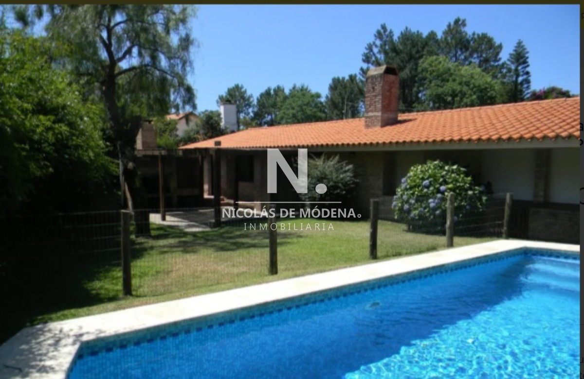 casa en venta de 4 dormitorios en pinares , punta del este  - ndm7789c