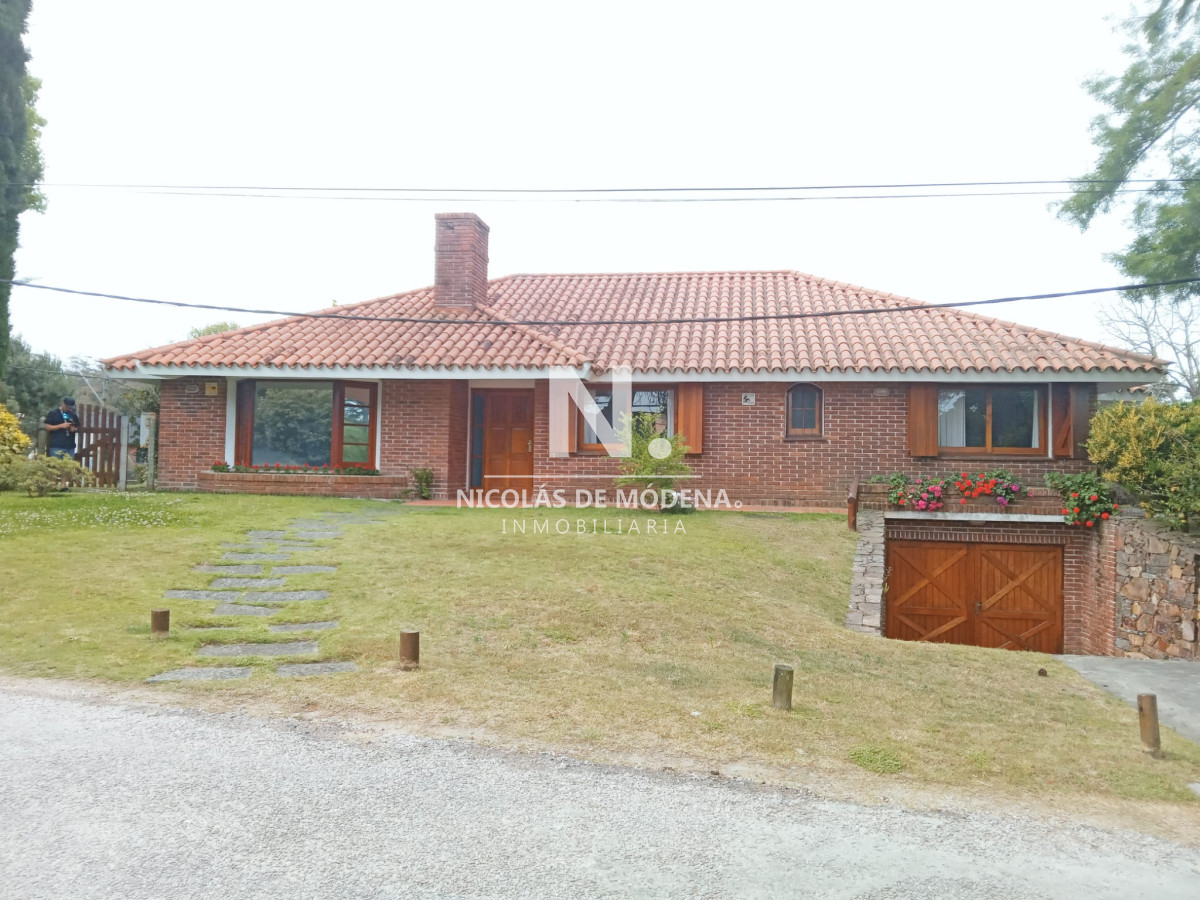 chalet de 3 dormitorios en pinares, punta del este - ndm14741c
