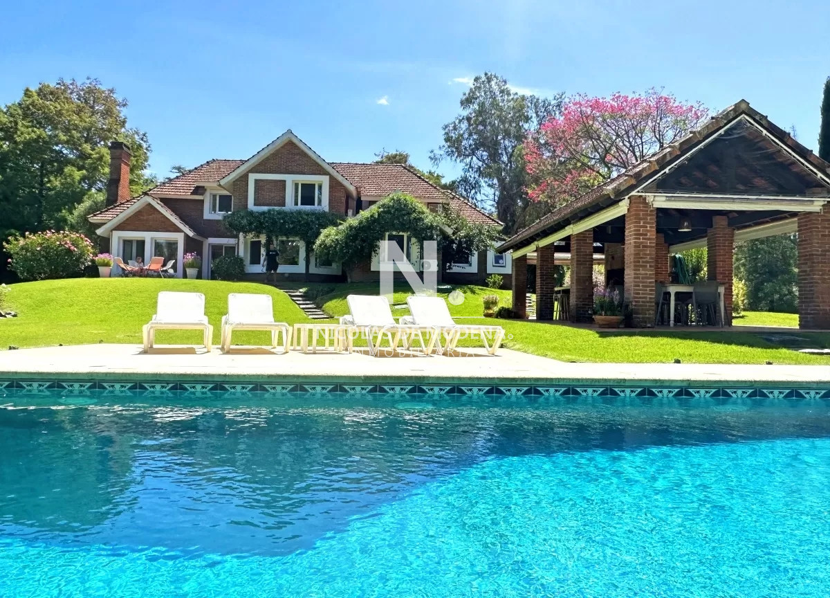 golf, 480 m2 construidos, 3.276 m2 de parque, piscina, losa radiante. punta del este - ndm16595c