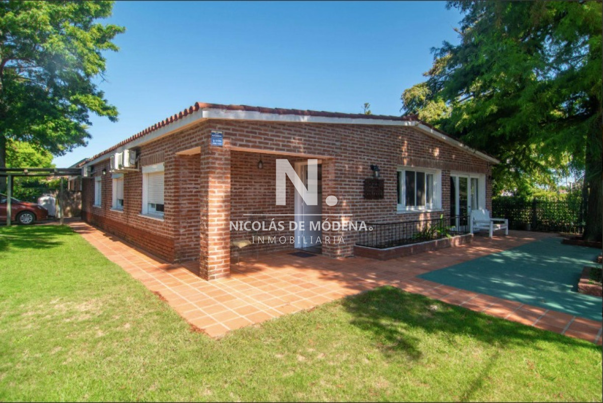oportunidad! casa en venta de 4 dormitorios en pinares, punta del este - ndm25340c
