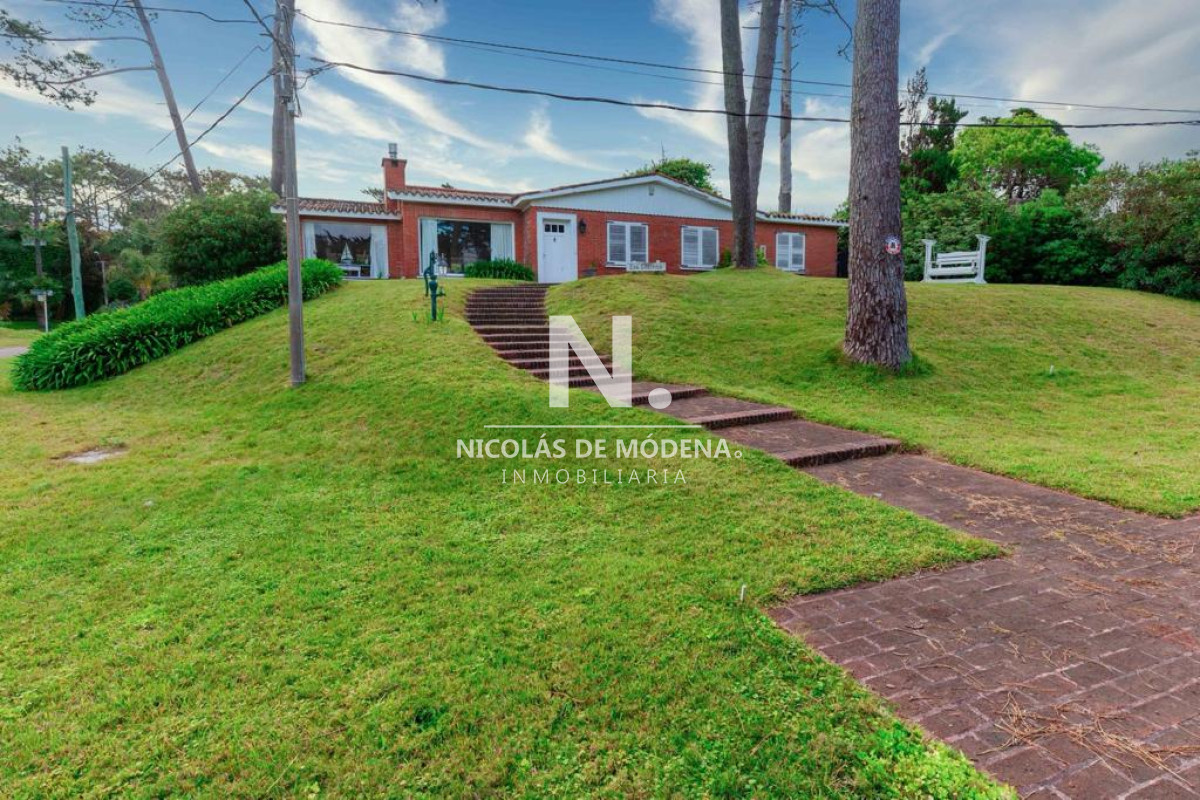 Casa de 4 dormitorios Alquiler Anual e Invernal en Punta del Este