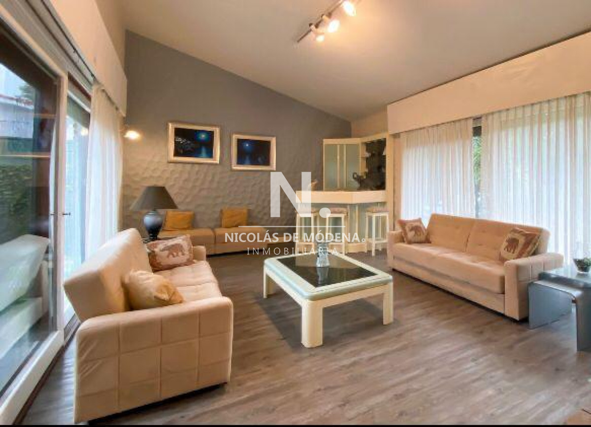 en venta casa de 4 dormitorios exelente ubicacion. - ndm7896c