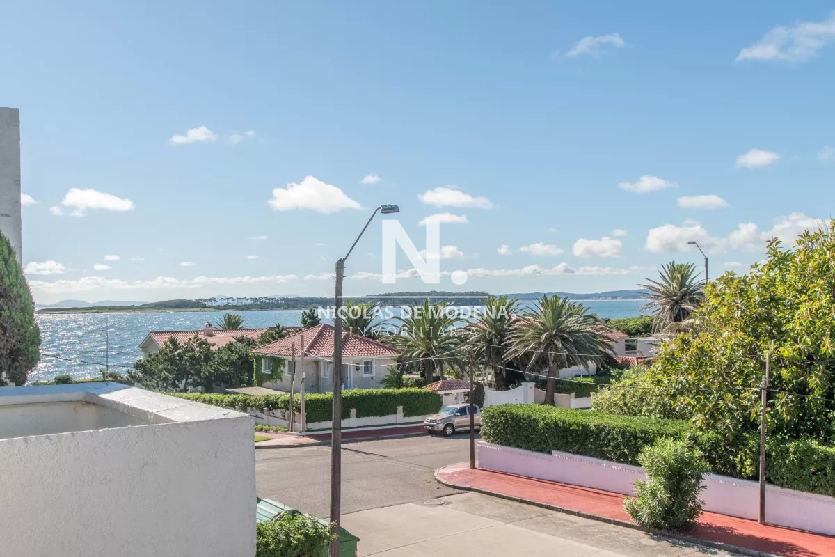 espectacular chalet en la zona más exclusiva de la península. casco antiguo. - ndm14367c