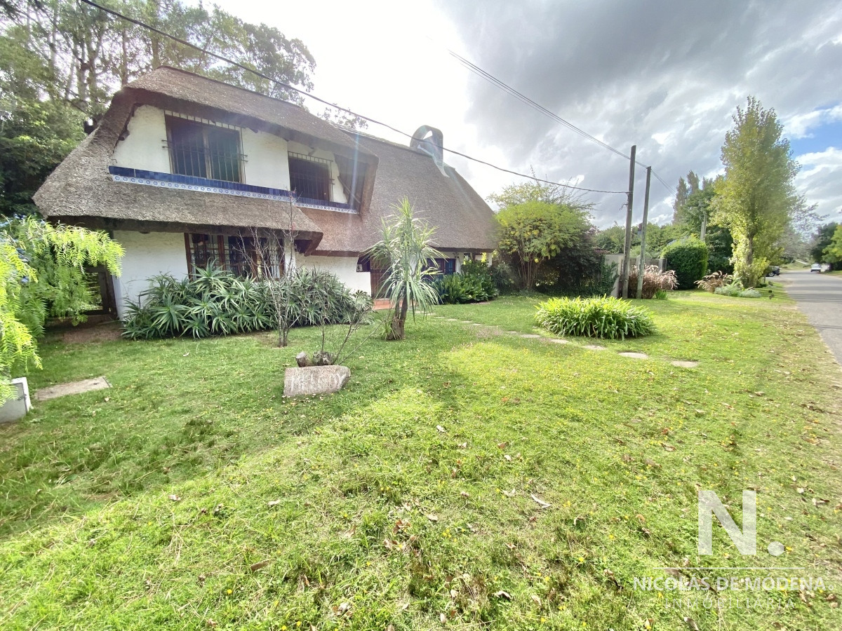 En vende casa en Pinares- Punta del Este, de 2 dormitorios