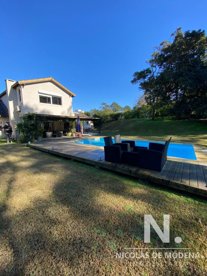 Hermosa casa en excelente zona.