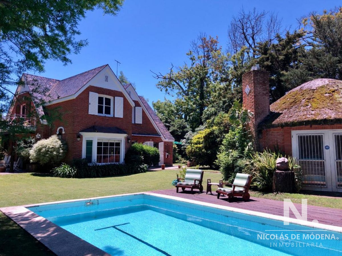 CASA EN VENTA EN PINARES, PLAYA MANSA , 4 DORMITORIOS 