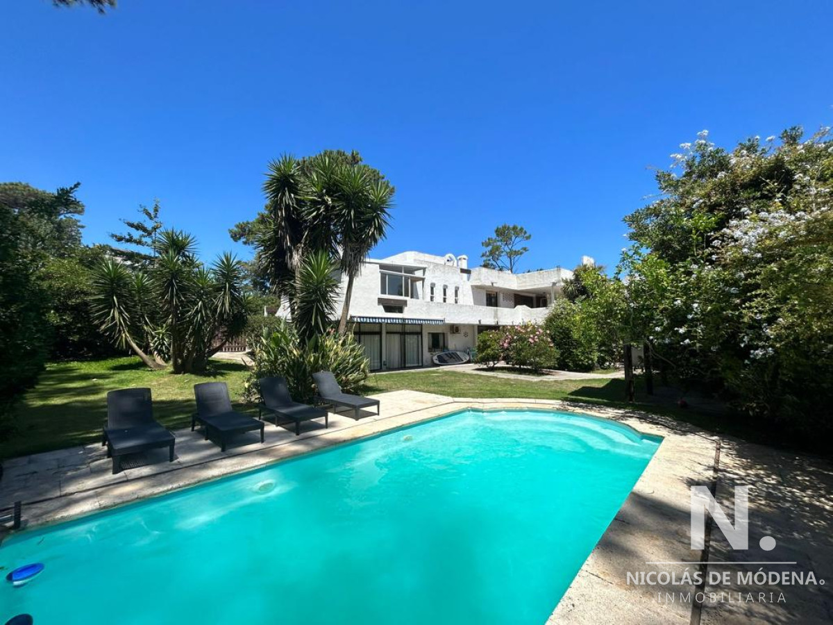 casa en alquiler en playa mansa , punta del este , maldonado - ndm7025c
