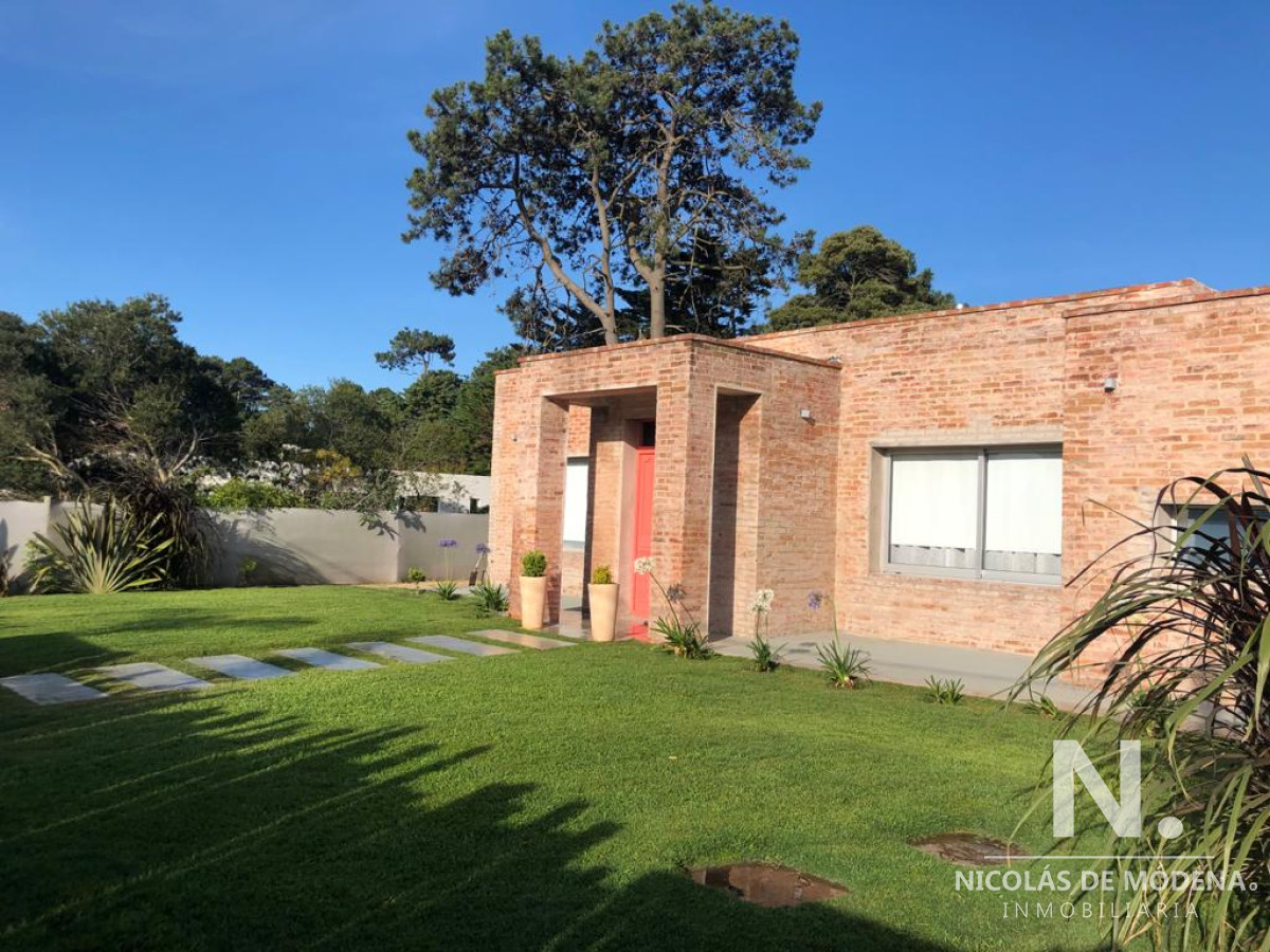 Hermosa casa de 4 dormitorios.