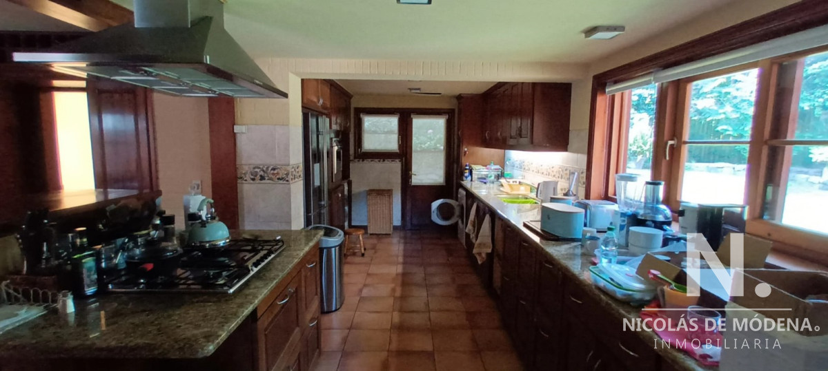 Espectacular chalet de 6 dormitorios en venta en El Golf - GoPunta - Portal Inmobiliario de Punta del Este - Maldonado