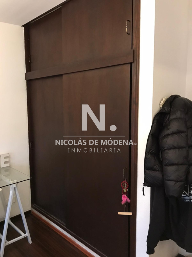 Nicolas d Modena Vende