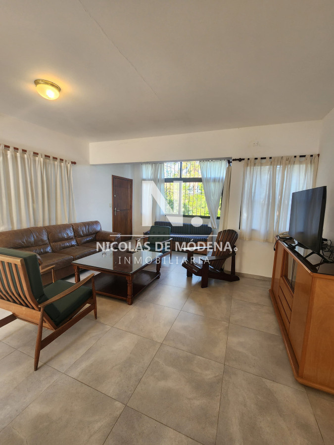 Casa en alquiler en playa mansa, Dos dormitorios cerca del mar - GoPunta - Portal Inmobiliario de Punta del Este - Maldonado