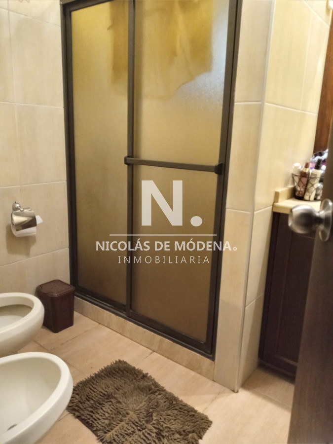 Nicolas d Modena Vende