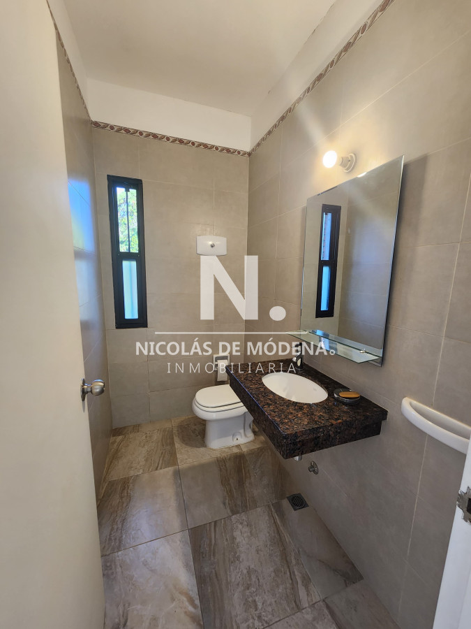 Casa en alquiler en playa mansa, Dos dormitorios cerca del mar - GoPunta - Portal Inmobiliario de Punta del Este - Maldonado