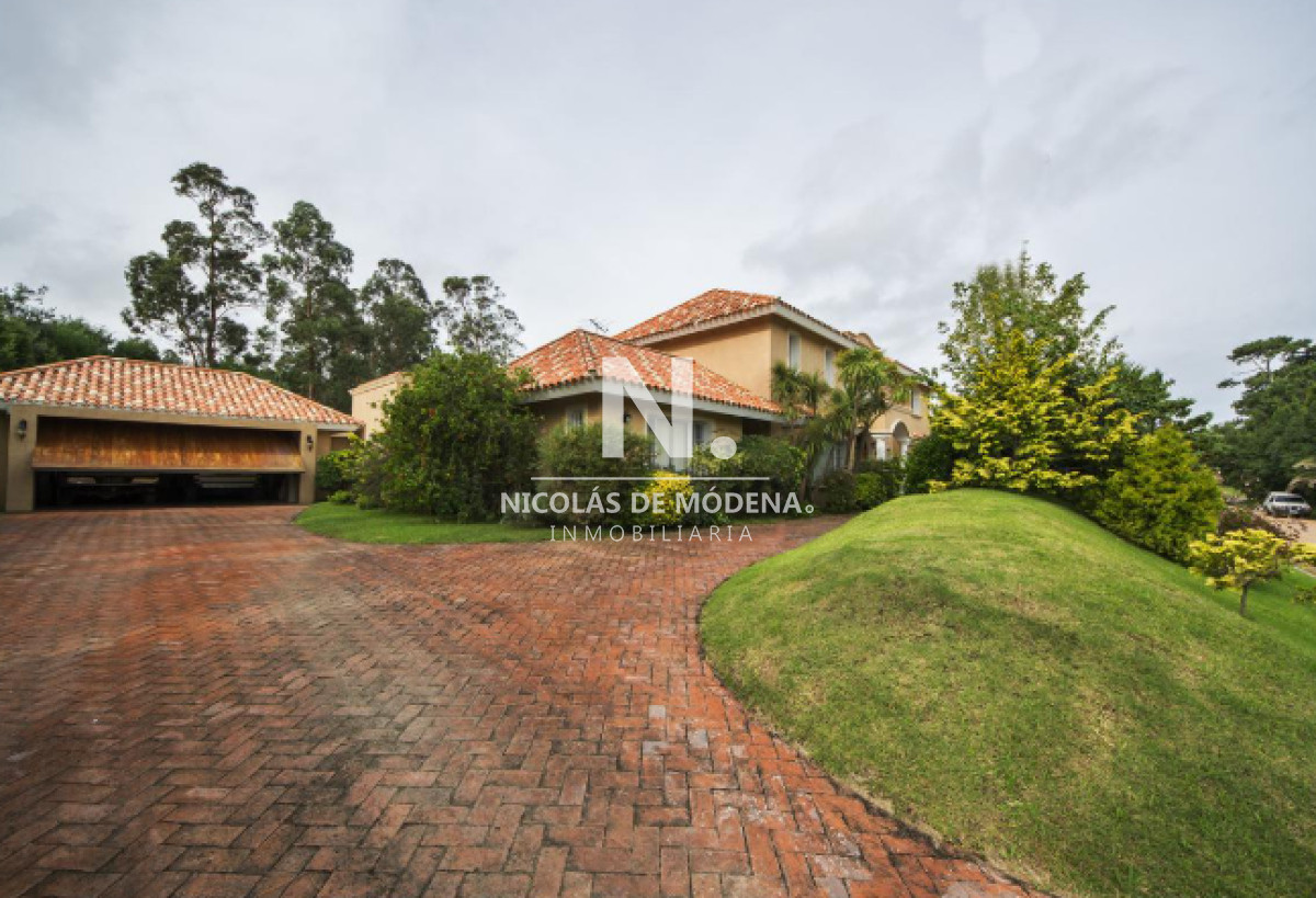 Beverly Hills - GoPunta - Portal Inmobiliario de Punta del Este - Maldonado