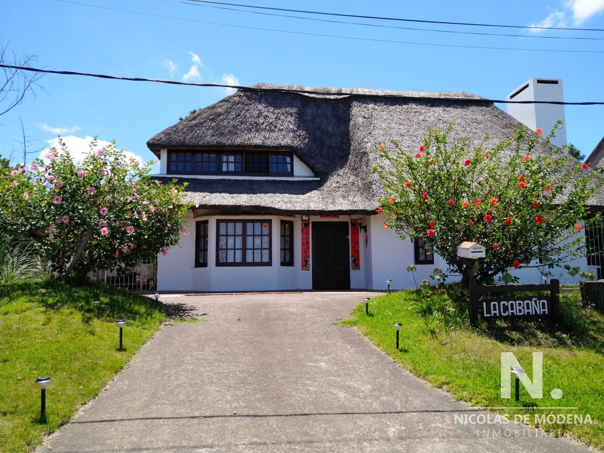 hermosa casa con construcción tradicional en zona privilegiada - ndm5843c