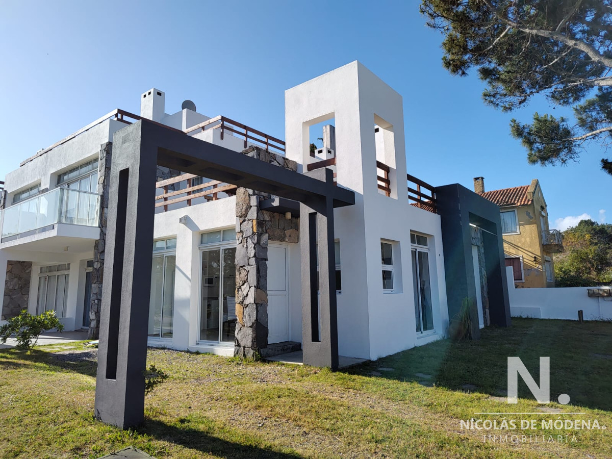 Casa en Manantiales, - GoPunta - Portal Inmobiliario de Punta del Este - Maldonado