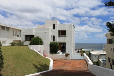 Casa de 5 dormitorios en  Alquiler en Punta Bellena 