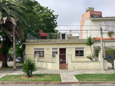 Casa PH en Barrio Buceo 