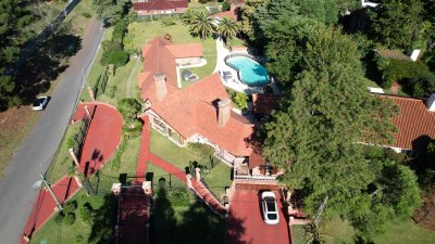 Reservada , Hermosa casa a la venta zona Lugano 