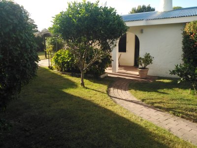 Casa en venta 4 dormitorios en El tesoro- La Barra