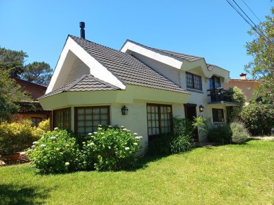 Casa en Pinares - Punta del Este