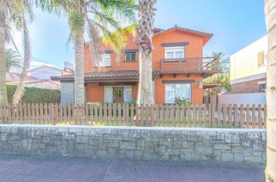 Hermosa casa en venta en zona de la península.