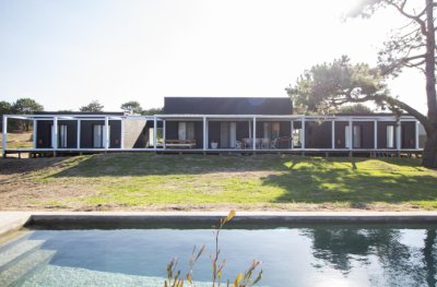 Vende casa en Laguna escondida de 4 dormitorios.