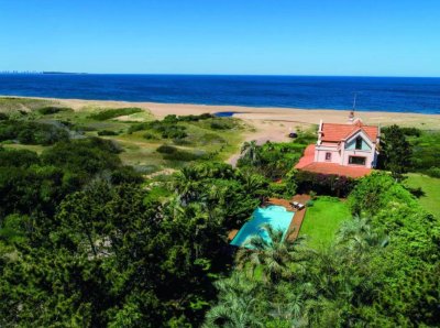 Espectacular casa sobre el Mar, gran oportunidad.