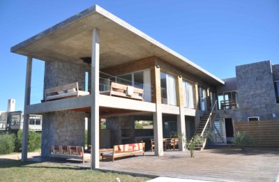 Casa en Village del Faro de 5 dormitorios en venta.