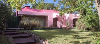 En venta  Casa en Mansa - Punta del Este de 4 dormitorios.