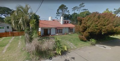 Casa en venta de 8 dormitorios y 9 baños ! Punta del Este , playa Mansa 
