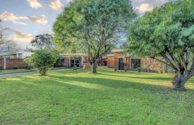 Vende impecable casa de 3 dormitorios en San Rafael Punta del Este.