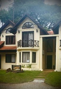 Vende casa en Solanas, Punta Ballena de 2 dormitorios.