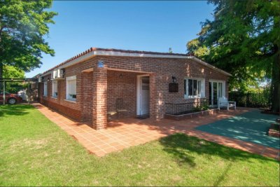 OPORTUNIDAD! Casa en Venta de 4 dormitorios en Pinares, Punta del Este