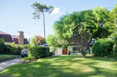 Casa de 4 dormitorios en Country - Punta del Este