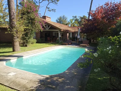 Casa de 3 dormitorios en Playa Mansa Punta del Este