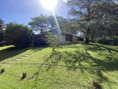 En venta casa en Lugano de 3 dormitorios, Punta del Este