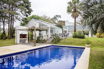 Elegante residencia en Venta en San Rafael proximo al mar