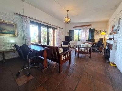 Casa en La Mansa: Tu Refugio Costero a Pasos de la Playa. Punta del Este