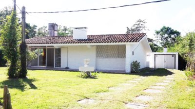 En venta casa a reciclar en Golf, Punta del Este.